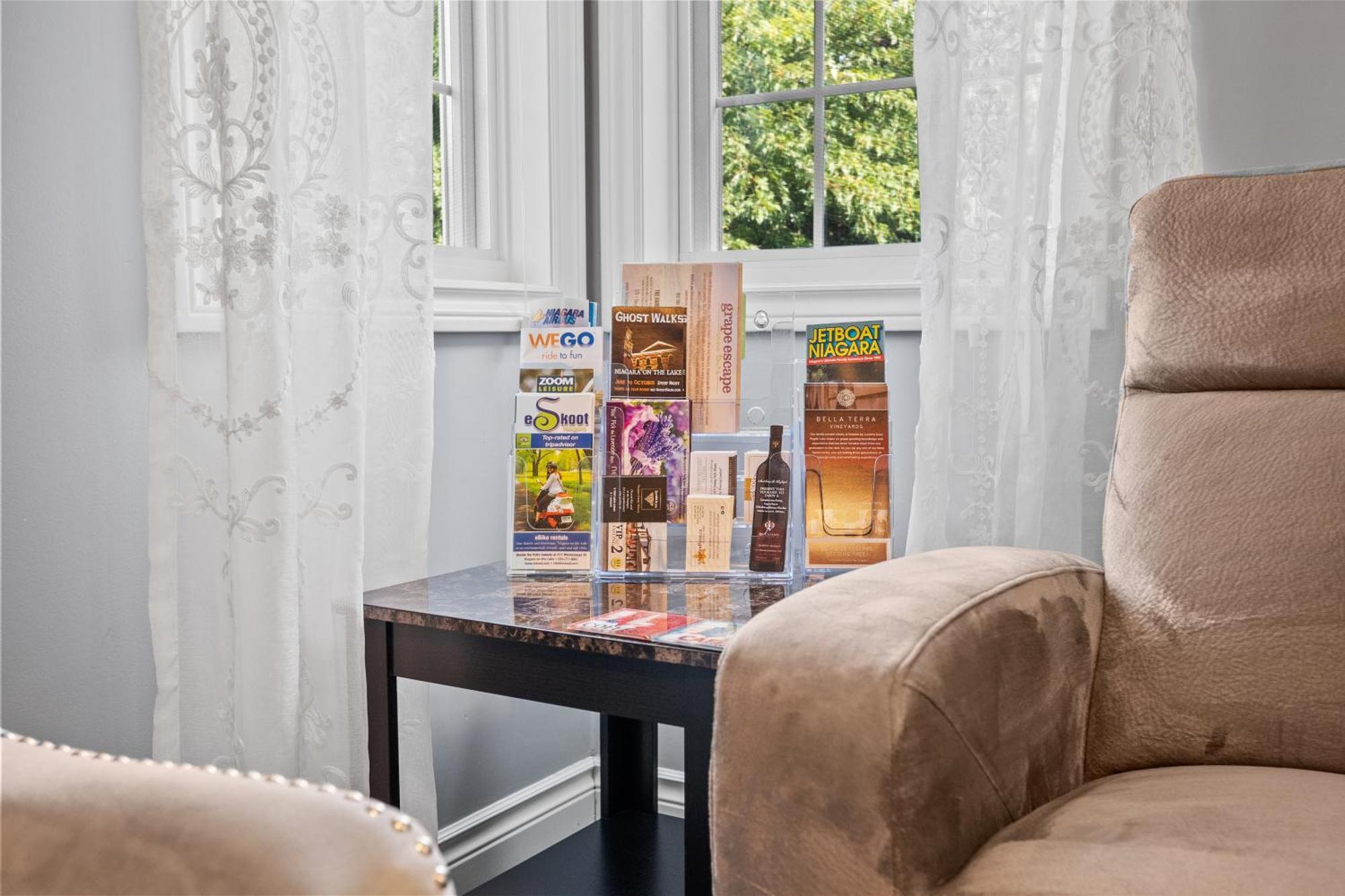 Bed and Breakfast Charlottetown House Niagara-on-the-Lake Exterior foto